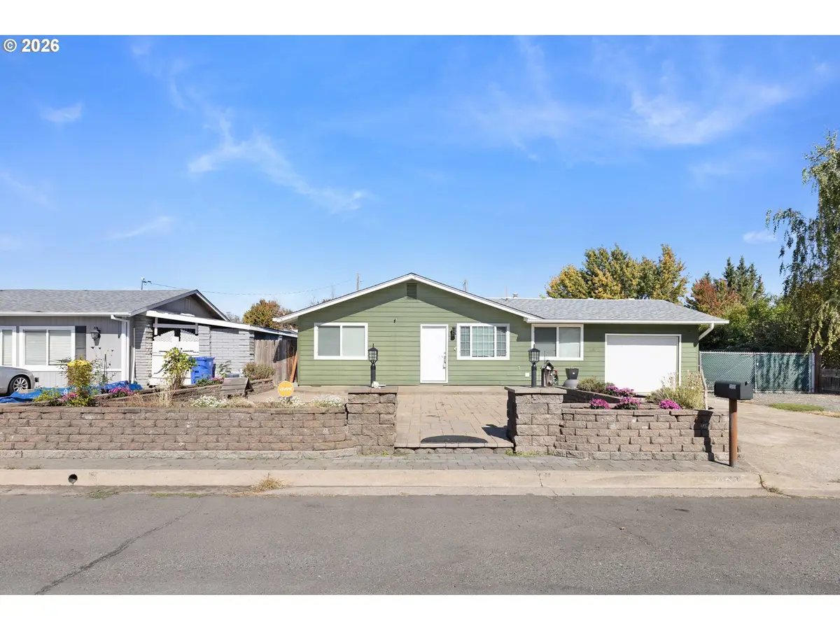 2082 Bel Air Ct, Roseburg, OR 97471 - #1