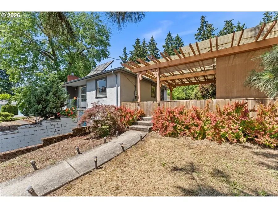 7905 SW Elmwood St, Portland, OR 97223 - #2