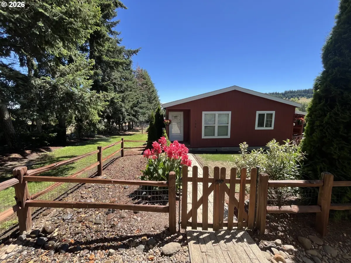 1960 SE Uglow Ave, Dallas, OR 97338 - #1