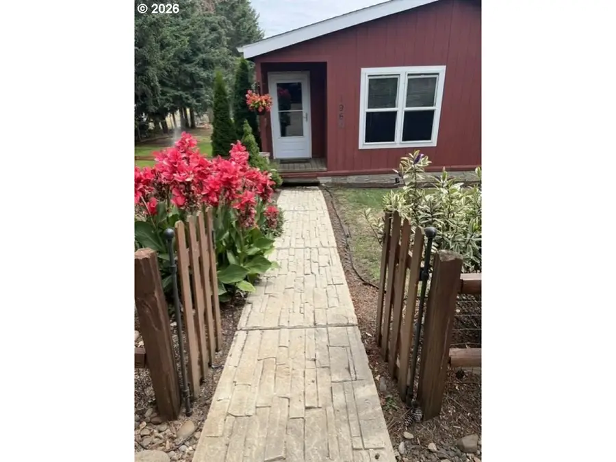 1960 SE Uglow Ave, Dallas, OR 97338 - #2