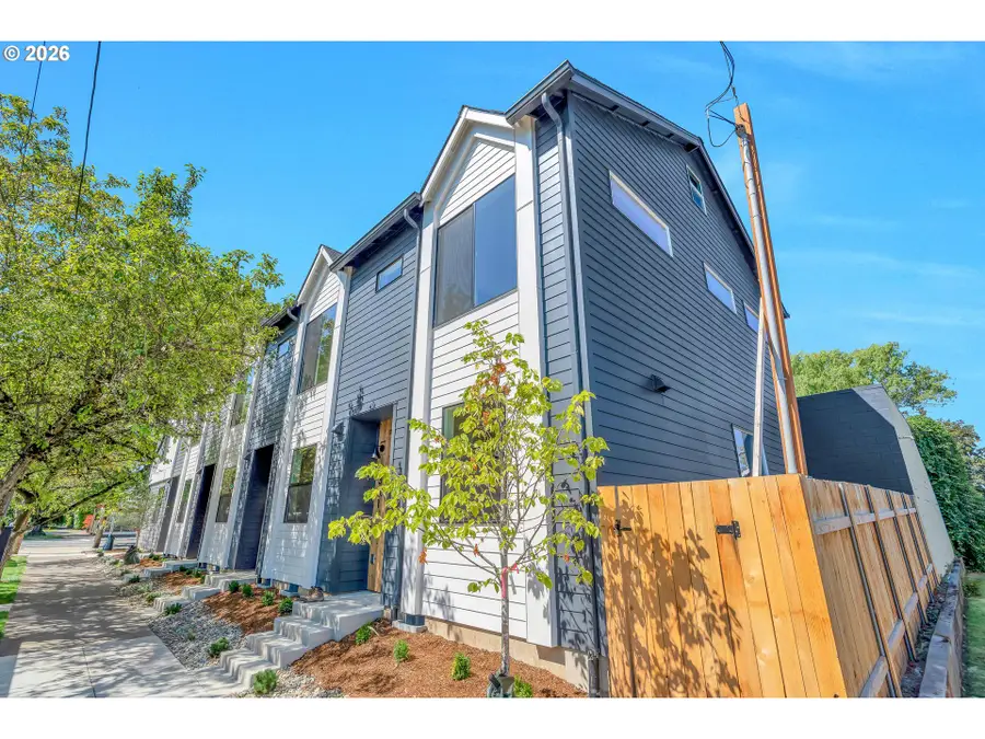 2381 SE 45th Ave, Portland, OR 97215 - #2