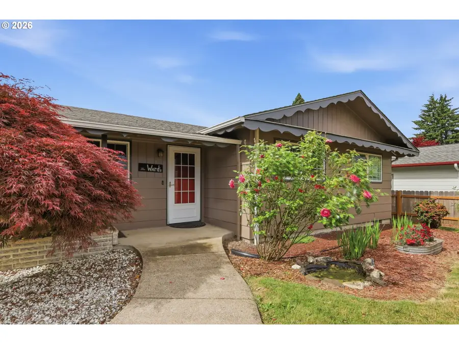 1082 Dondea St, Springfield, OR 97478 - #3