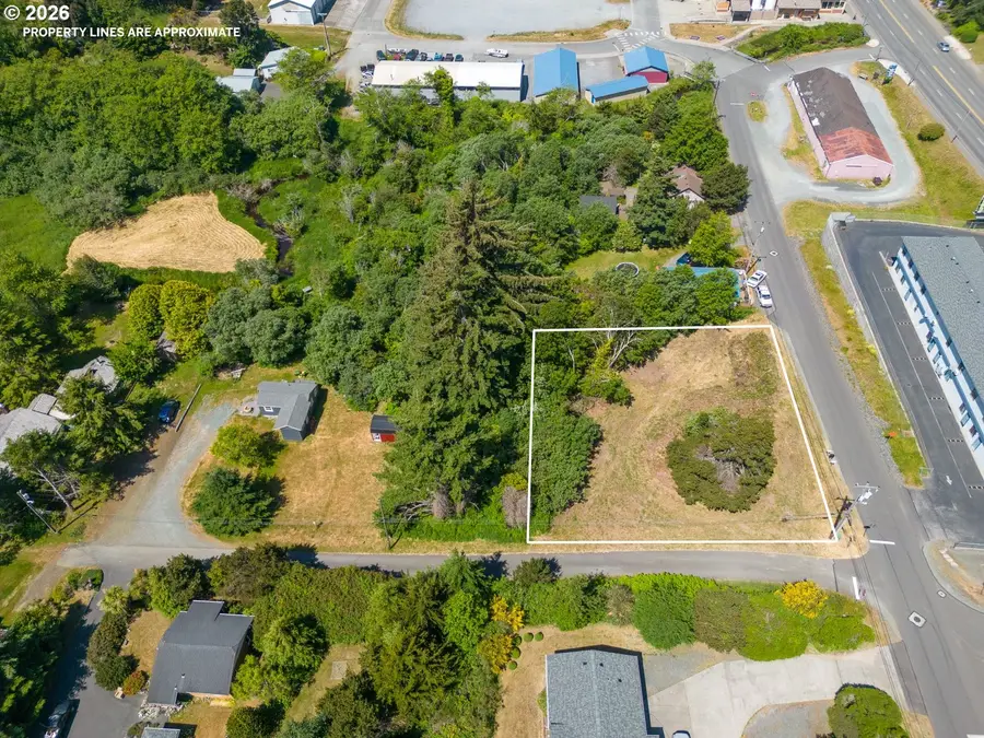 770 3rd St Se, Bandon, OR 97411 - #2