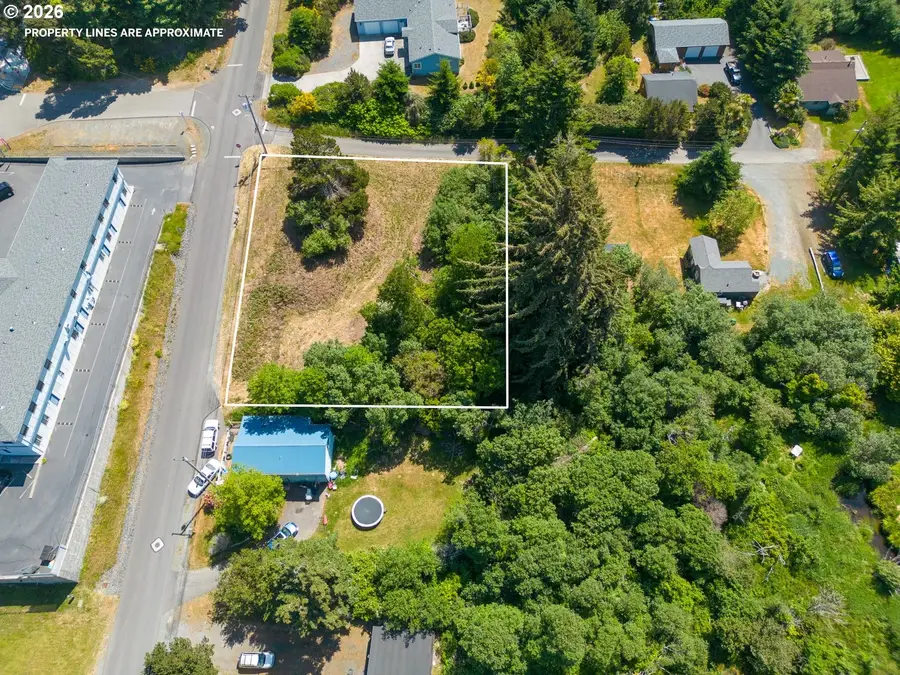 770 3rd St Se, Bandon, OR 97411 - #3