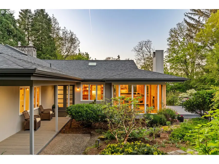 2415 Fairmount Blvd, Eugene, OR 97403 - #3