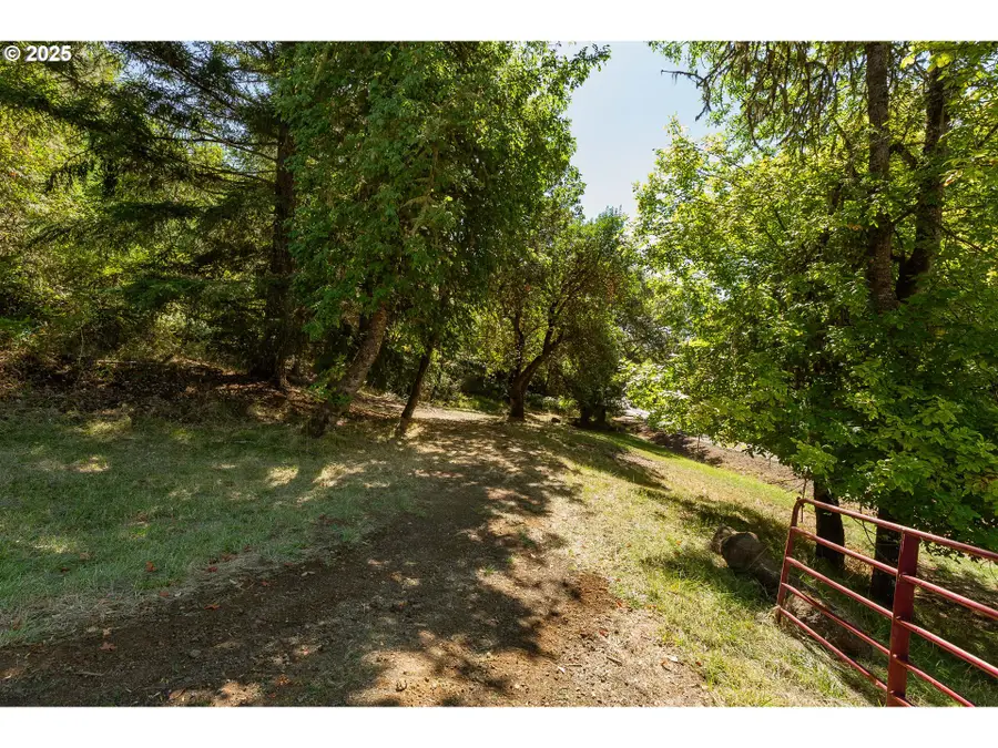 1245 Sunshine Rd, Roseburg, OR 97470 - Image #3
