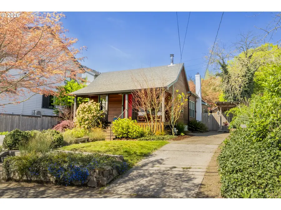 615 SE Spokane St, Portland, OR 97202 - #3