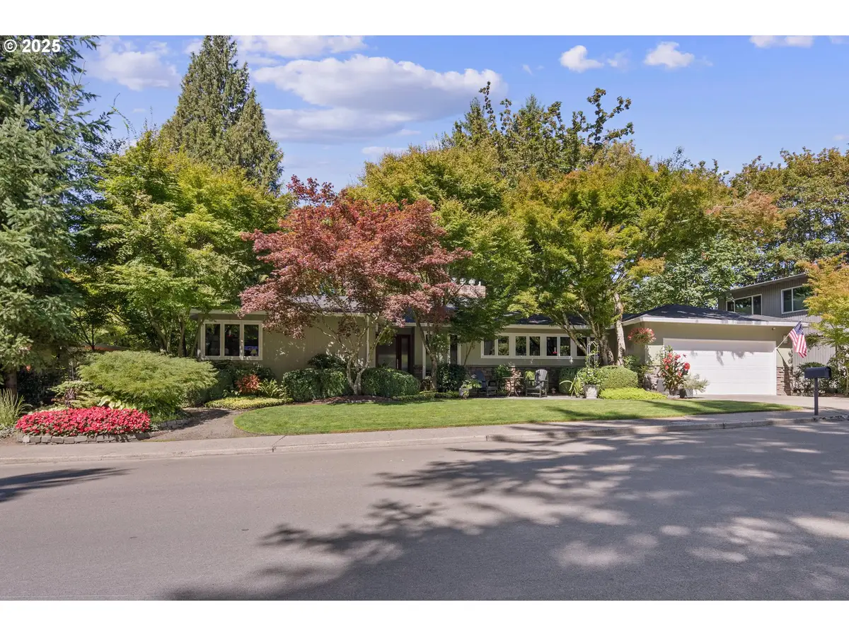 1847 Woodland Ter, Lake Oswego, OR 97034 - Image #1
