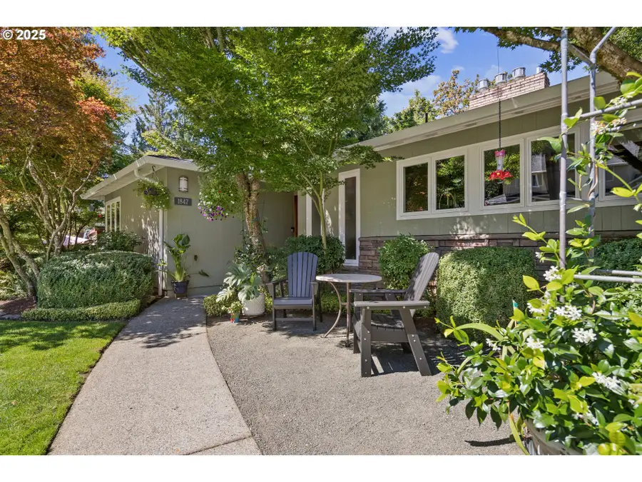 1847 Woodland Ter, Lake Oswego, OR 97034 - Image #2