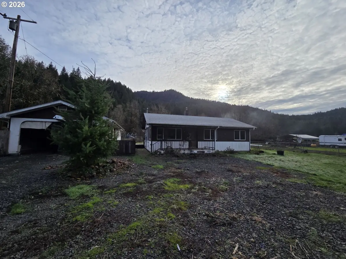 413 Goodreau Ln, Glide, OR 97443 - Image #1