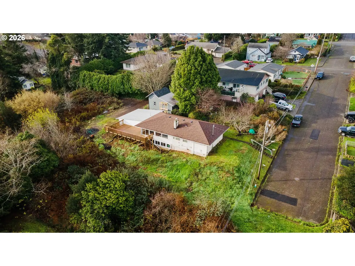 515 State St, North Bend, OR 97459 - Image #1