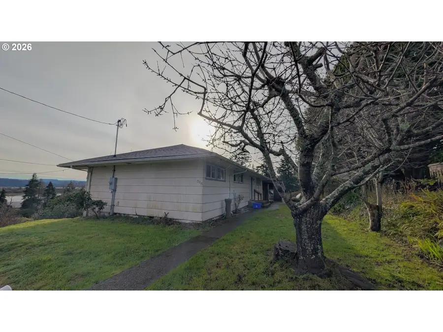 515 State St, North Bend, OR 97459 - Image #3