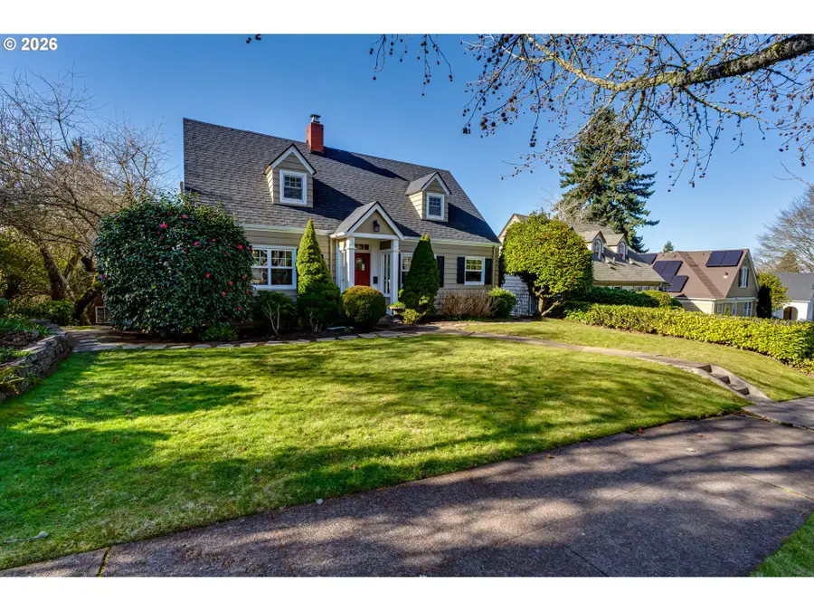 2096 Charnelton St, Eugene, OR 97405 - Image #2