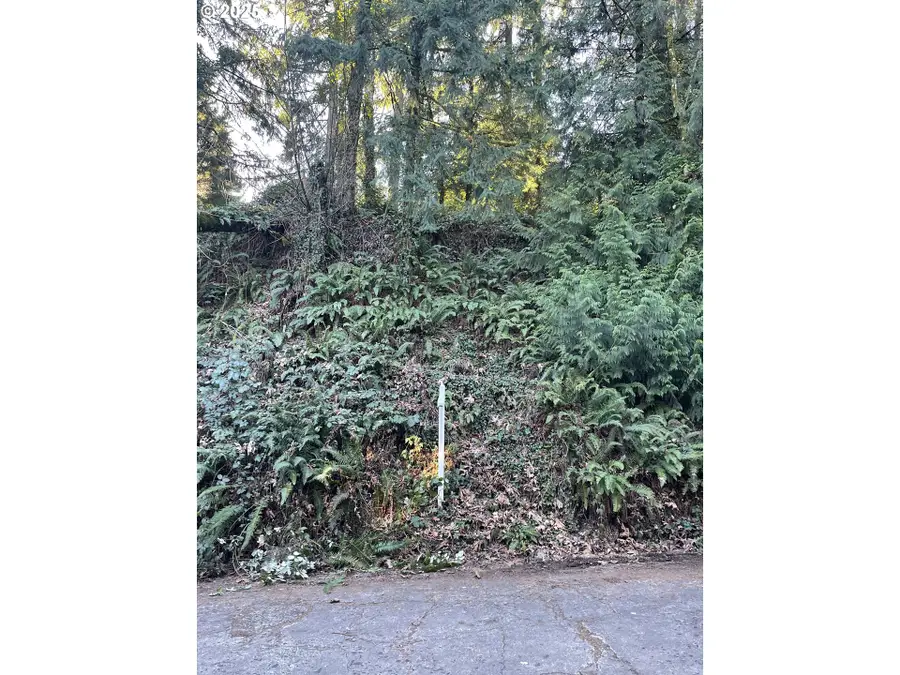 SW Champlain Dr, Portland, OR 97205 - #2