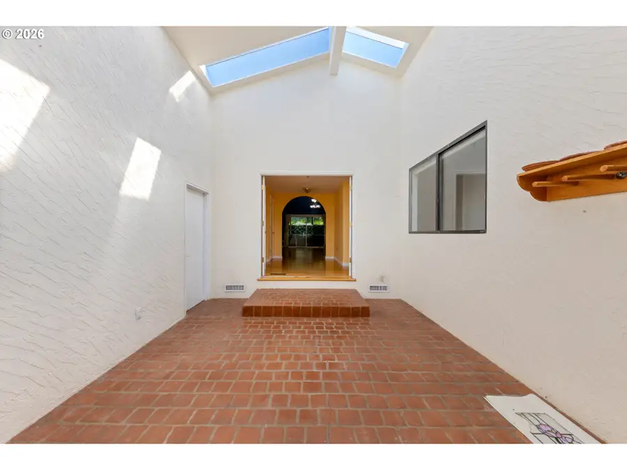 3418 Hidden Valley Dr, Salem, OR 97304 - #2