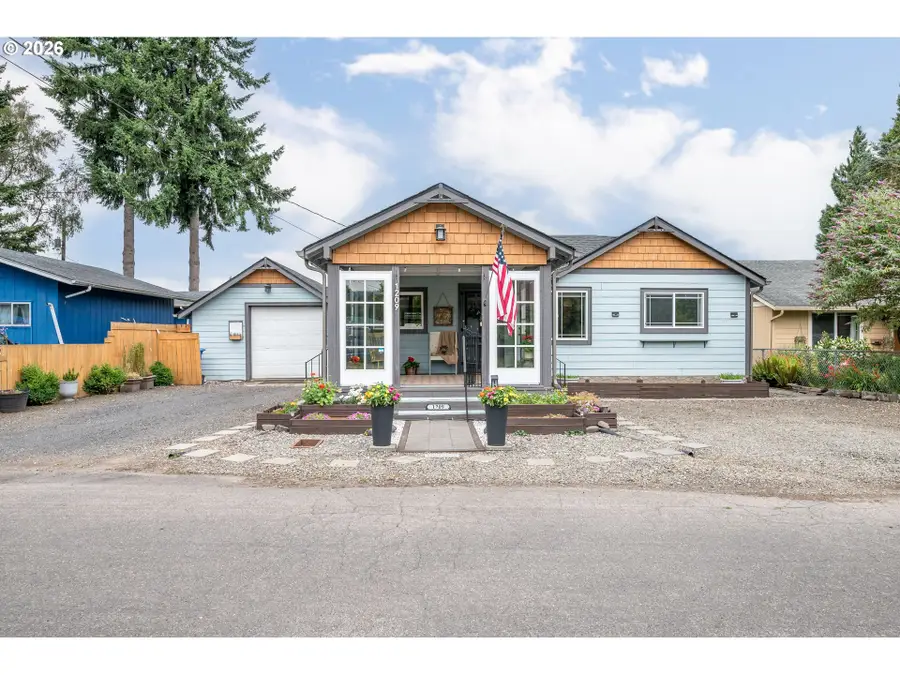 1209 S 11th Ave, Kelso, WA 98626 - #3