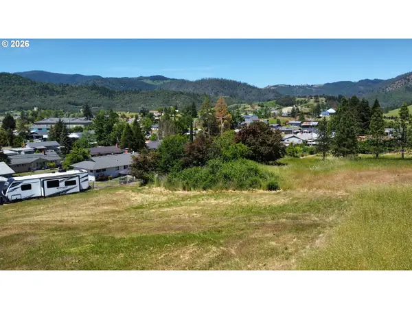 0 Cedar St #36, Riddle, OR 97469