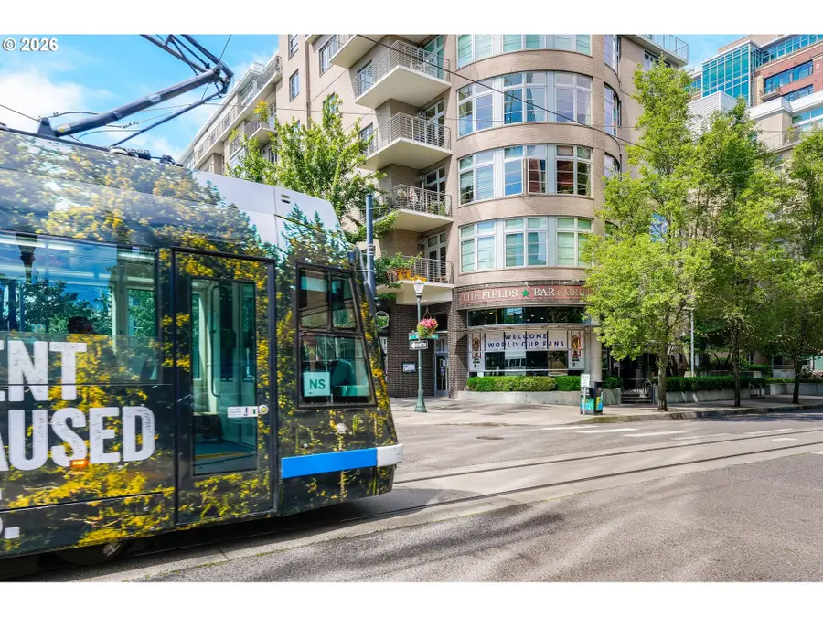 1030 NW 12th Ave #522, Portland, OR 97209 - #3