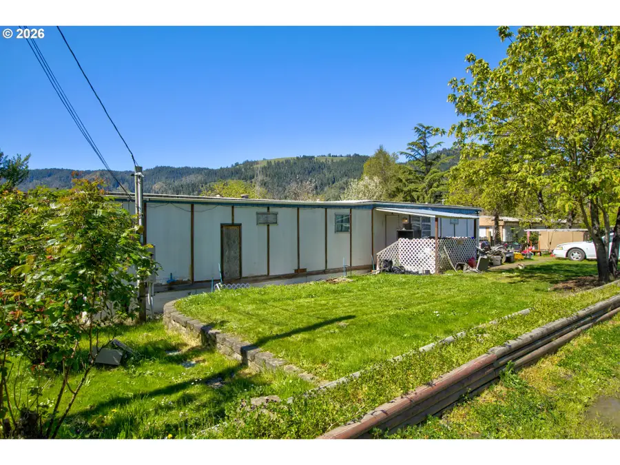 210 Adams St, Tri City, OR 97457 - #2