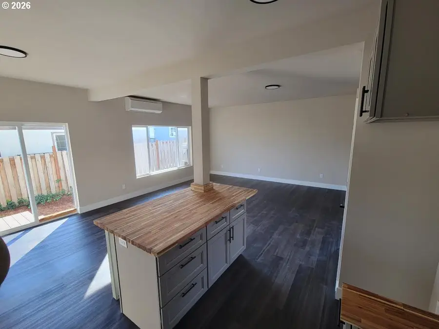 152 Allison Ave, Sutherlin, OR 97479 - #2