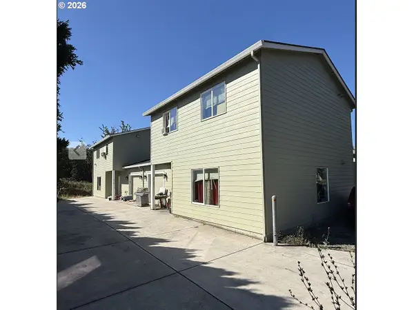 4723 E 18th St, Vancouver, WA 98661