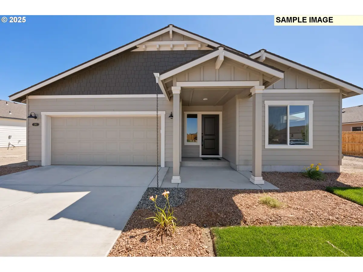 878 NE Laurel Springs Dr, Hermiston, OR 97838 - Image #1