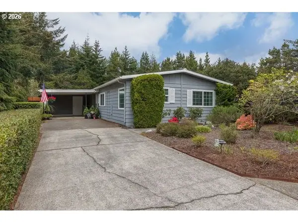 1600 Rhododendron Dr #405, Florence, OR 97439