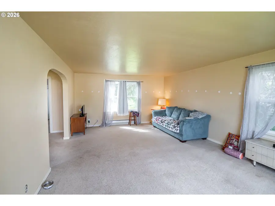 300 21st St, Springfield, OR 97477 - #3