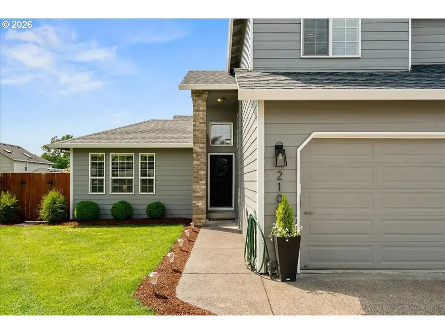 2109 N Valeri Dr, Newberg, OR 97132 - #2