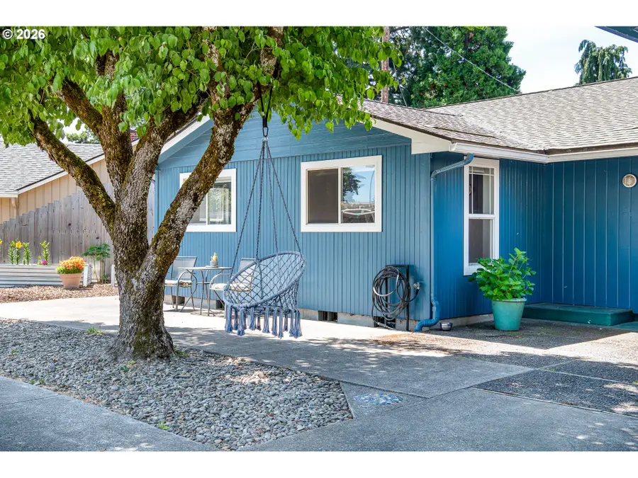 1294 Satre St, Eugene, OR 97401 - #3