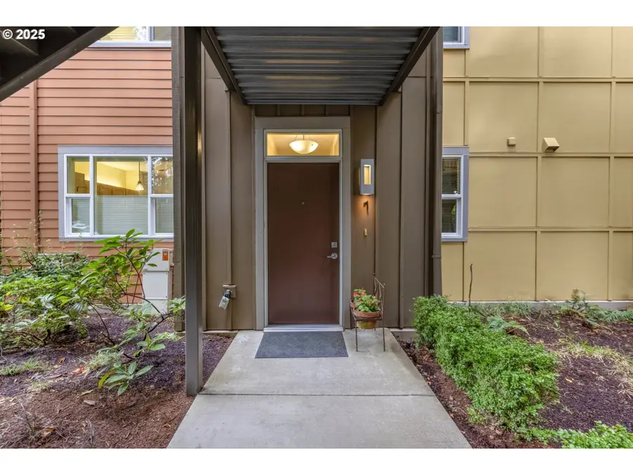 347 Rustic Pl #1, Eugene, OR 97401 - Image #2