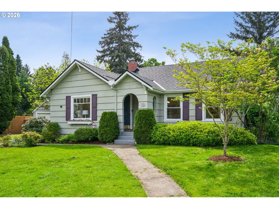 4228 NE Simpson St, Portland, OR 97218 - #2