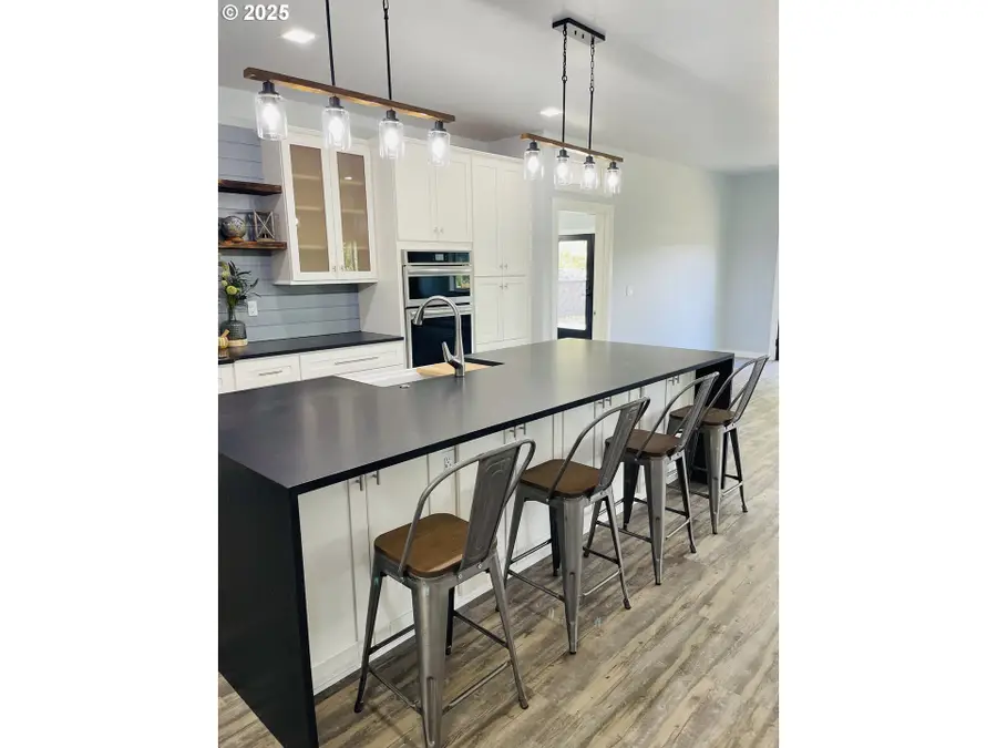 905 Bellevue Dr, Reedsport, OR 97467 - #3