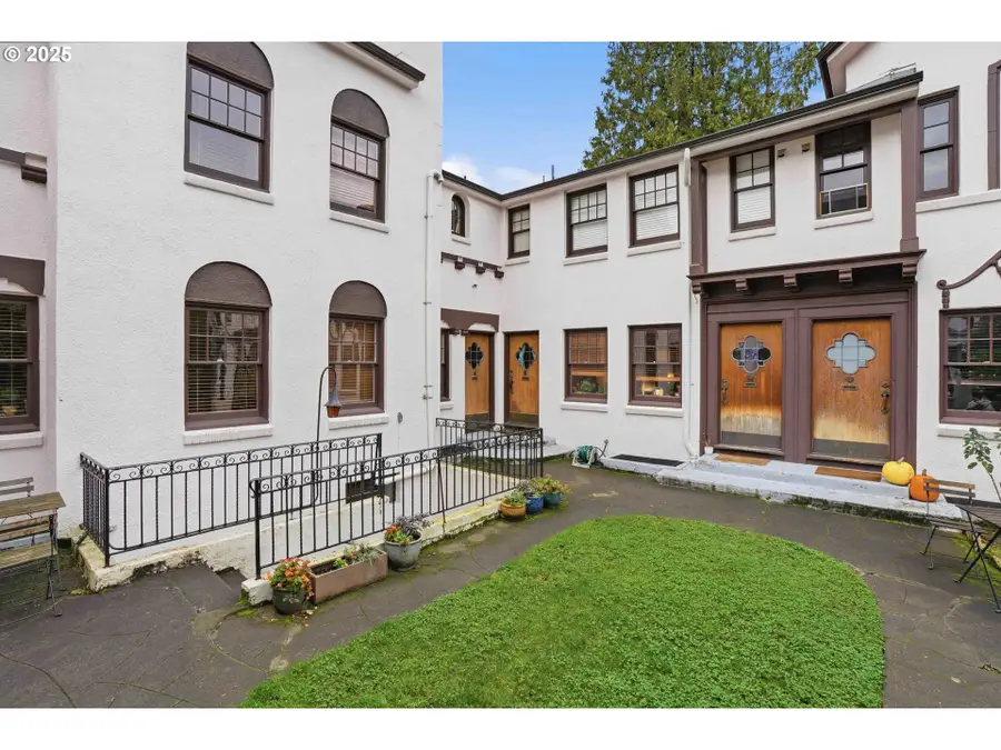 2250 NE Flanders St #3, Portland, OR 97232 - Image #2