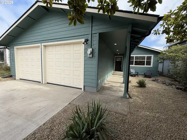 1165 NE Broadway St, Waldport, OR 97394