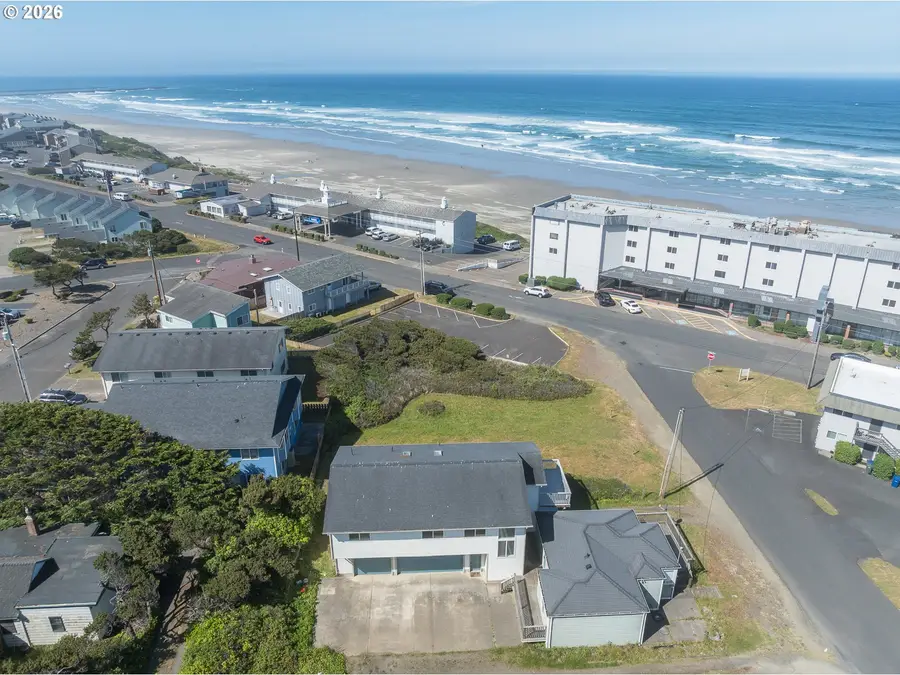 563/565 SW 4th St, Newport, OR 97365 - #2