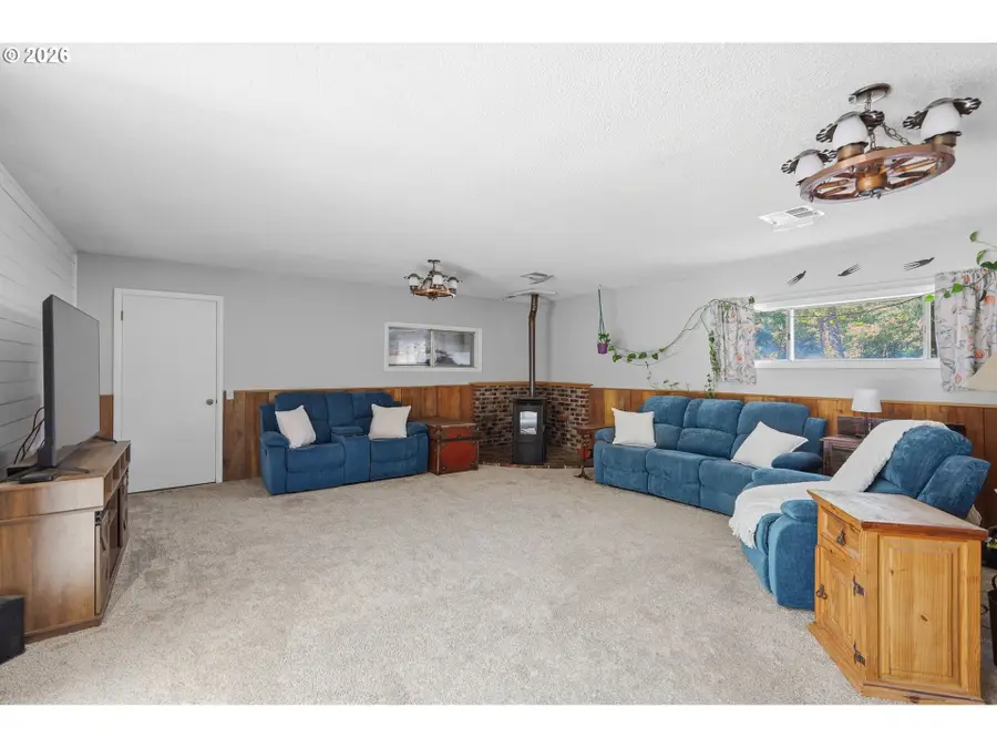25804 Wiggins Ln, Veneta, OR 97487 - #3