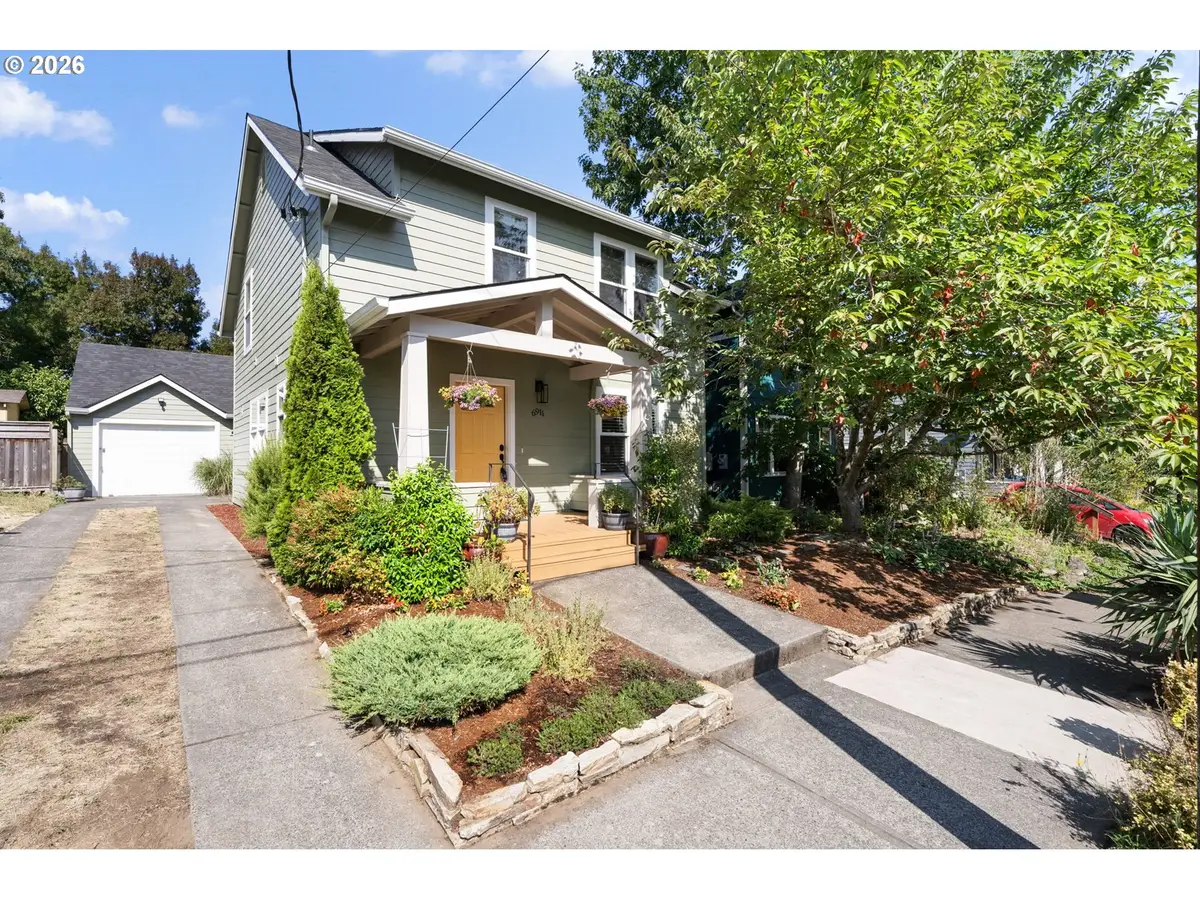 6911 N Congress Ave, Portland, OR 97217 - #1