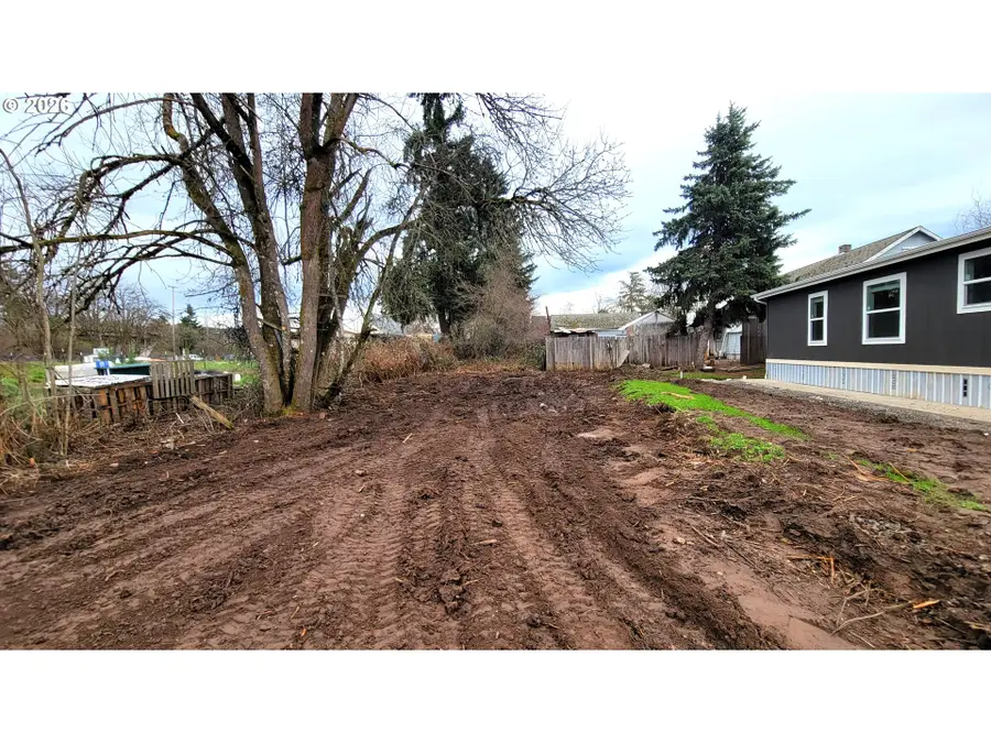 E Chamberlain Ave #900, Cottage Grove, OR 97424 - #2