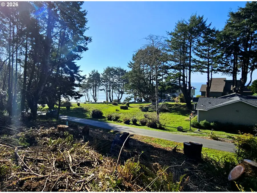 Deer Park Dr, Brookings, OR 97415 - #2