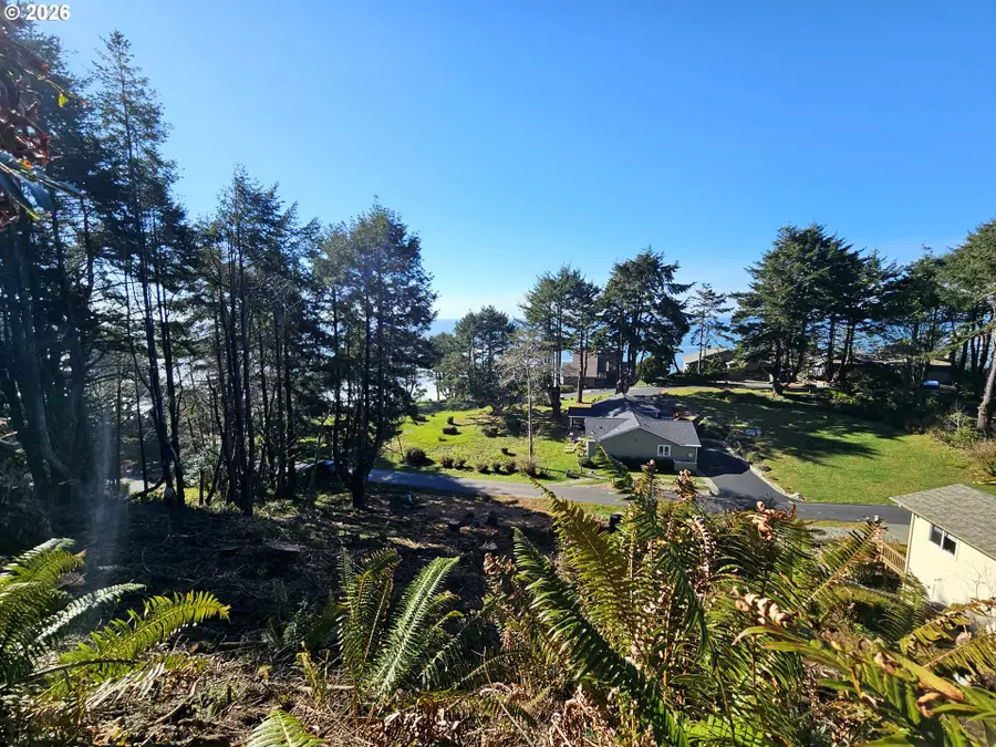 Deer Park Dr, Brookings, OR 97415 - #3