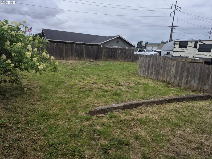 406 Evergreen Dr, Tillamook, OR 97141 - #2