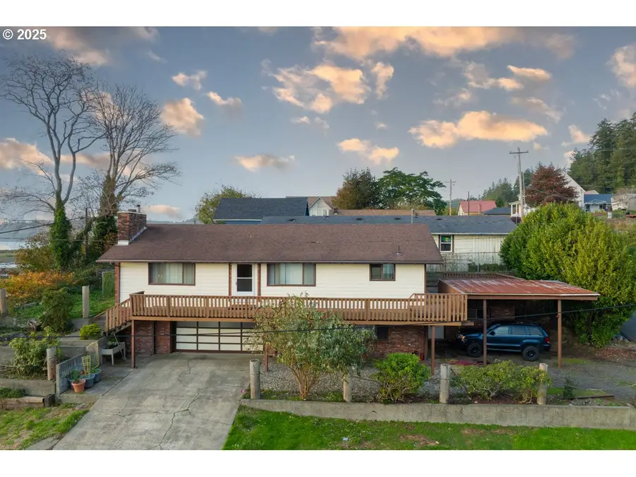 205 Marsh St, Gardiner, OR 97441 - Image #2