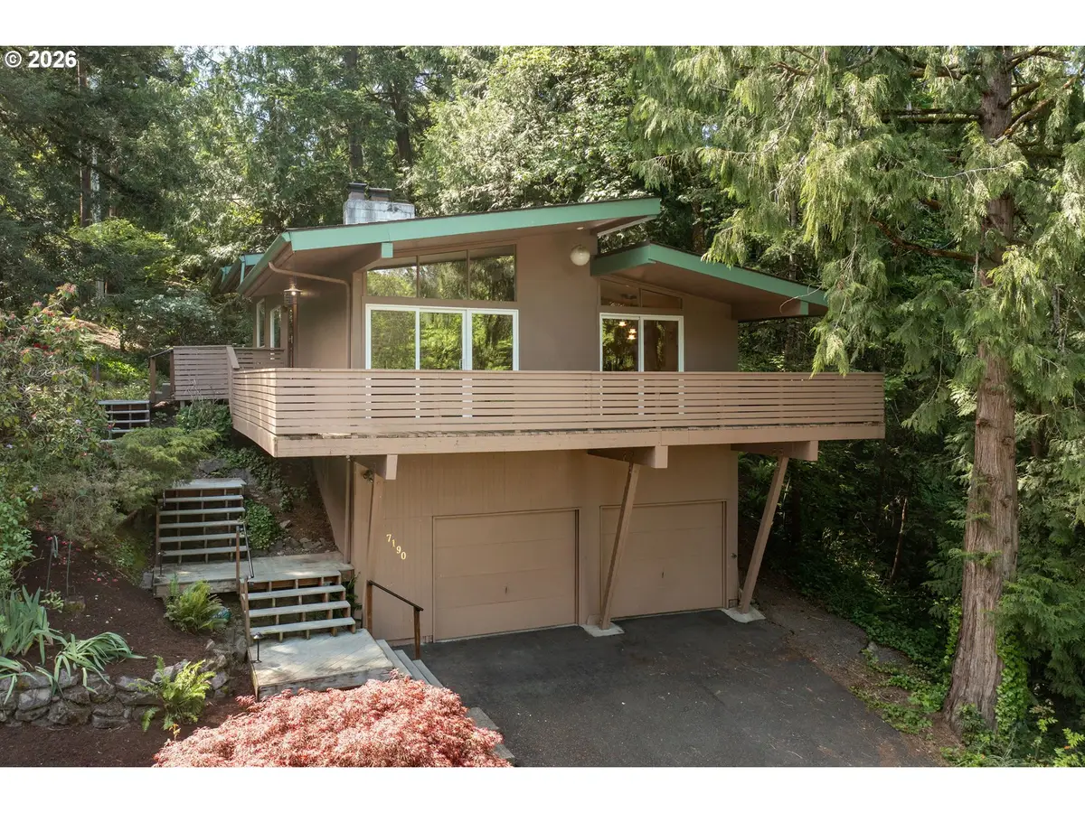 7190 SW Raleighwood Ln, Portland, OR 97225 - #1