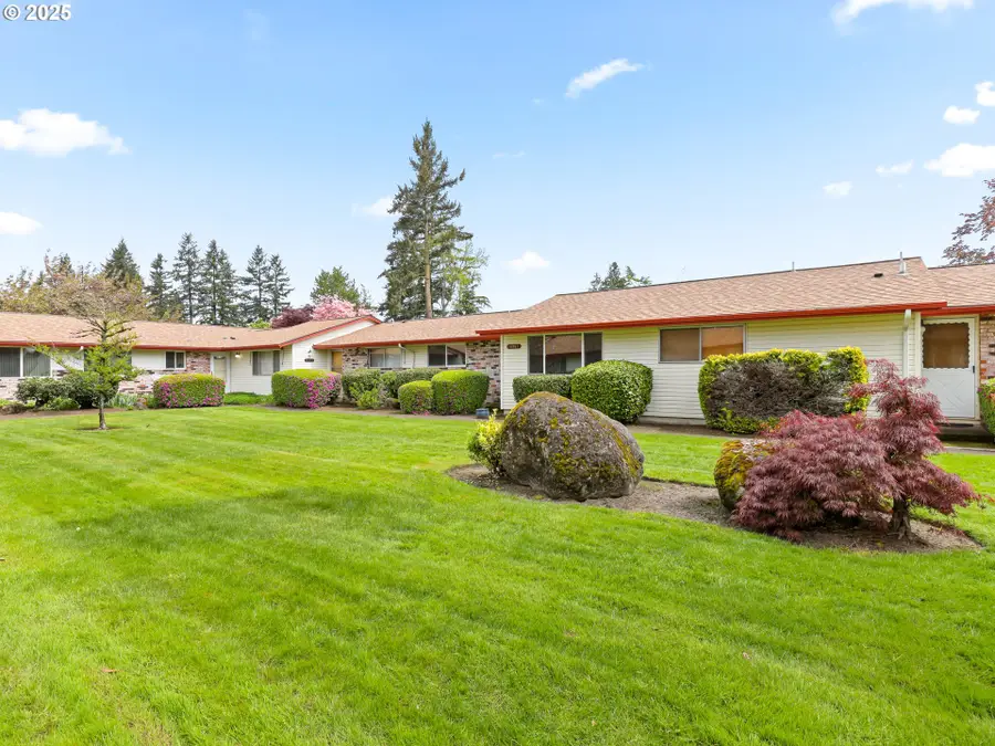 14967 SE Grant Ct, Portland, OR 97233 - Image #2