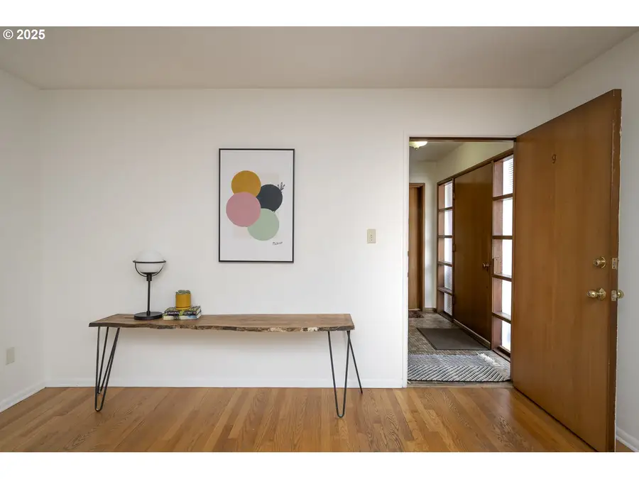 2355 SW Cedar St #9, Portland, OR 97205 - Image #3