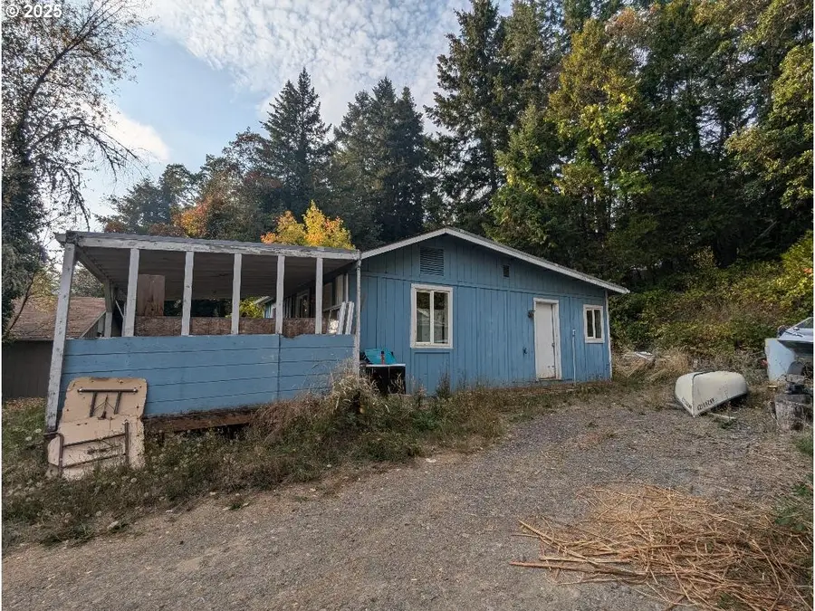 48391 Roberts Rd, Oakridge, OR 97463 - Image #2