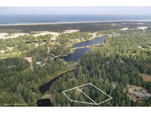 69175 Sharp Rd, NorthBend, OR 97459