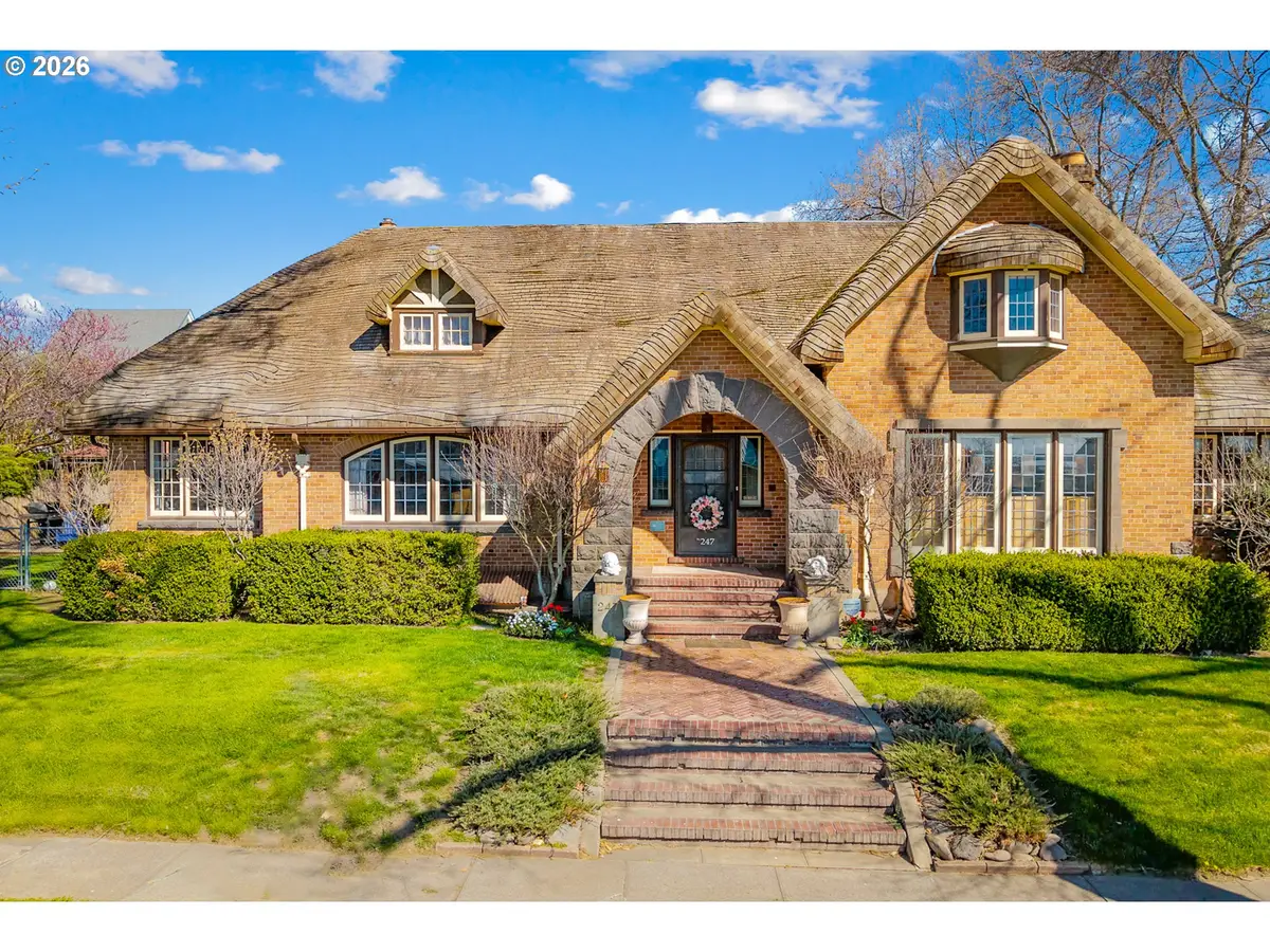 247 4th St, Athena, OR 97813 - #1