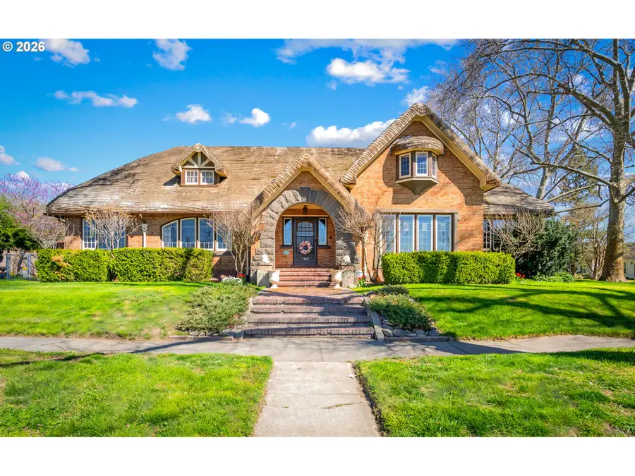 247 4th St, Athena, OR 97813 - #2